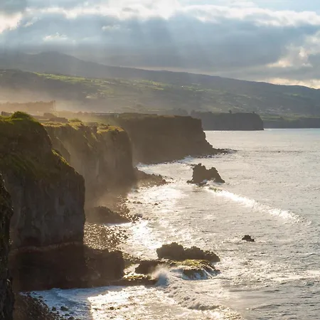 Dwell Azores Coworking & Coliving * Fenais da Luz