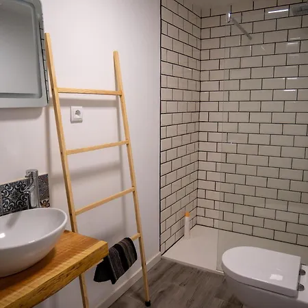 Dwell Azores Coworking & Coliving Pensionat Fenais da Luz