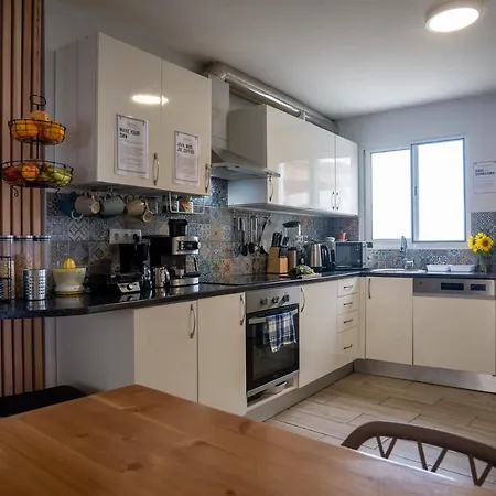 Dwell Azores Coworking & Coliving Konukevi Fenais da Luz