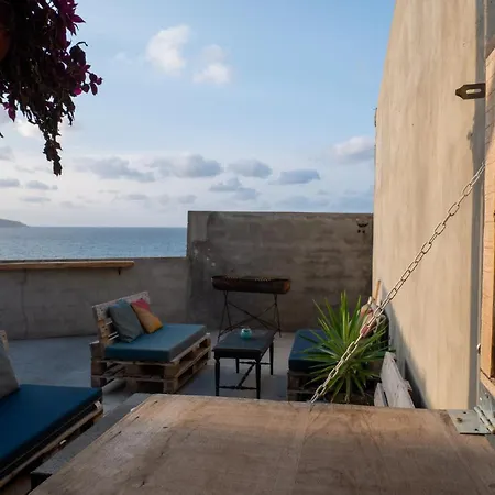 Konukevi Dwell Azores Coworking & Coliving *