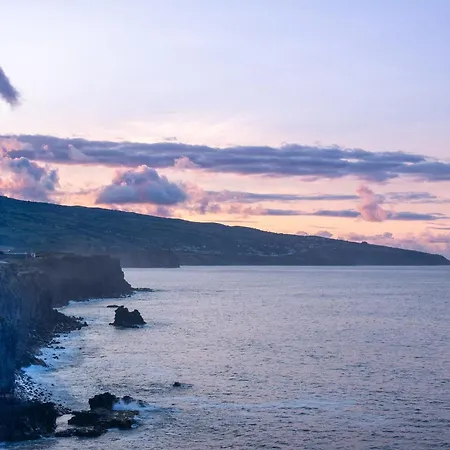 Dwell Azores Coworking & Coliving Pensionat *