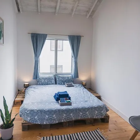 Dwell Azores Coworking & Coliving Konukevi Fenais da Luz
