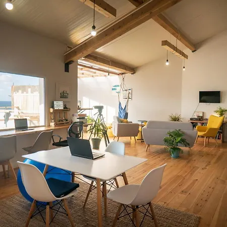 Dwell Azores Coworking & Coliving Konukevi